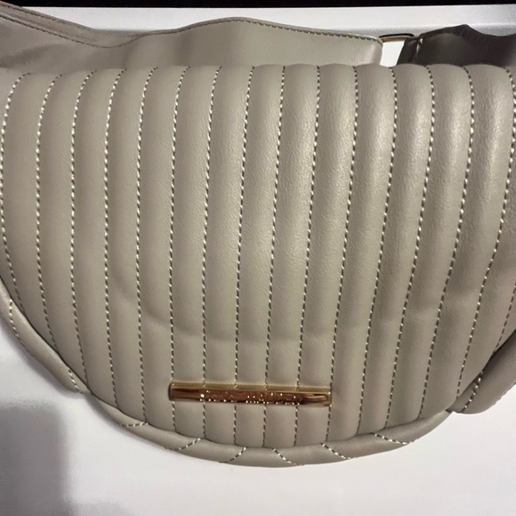 Steve Madden - Picture 2 of 4